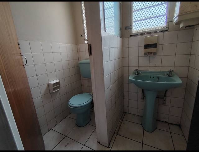 700M² WAREHOUSE TO LET IN DRIEHOEK